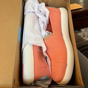 Tom’s alpargata sneakers - Brand new in box!